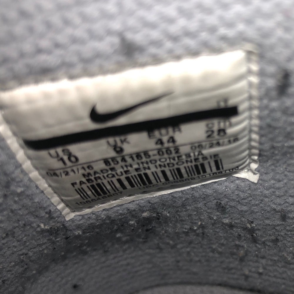 Men’s Nikes - Picture 3 of 3